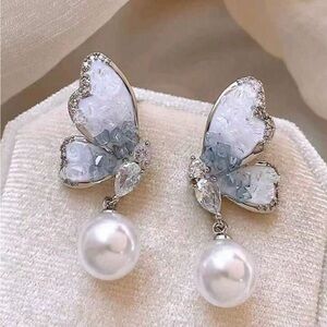 Elegant Silver Butterfly Pearl Earrings